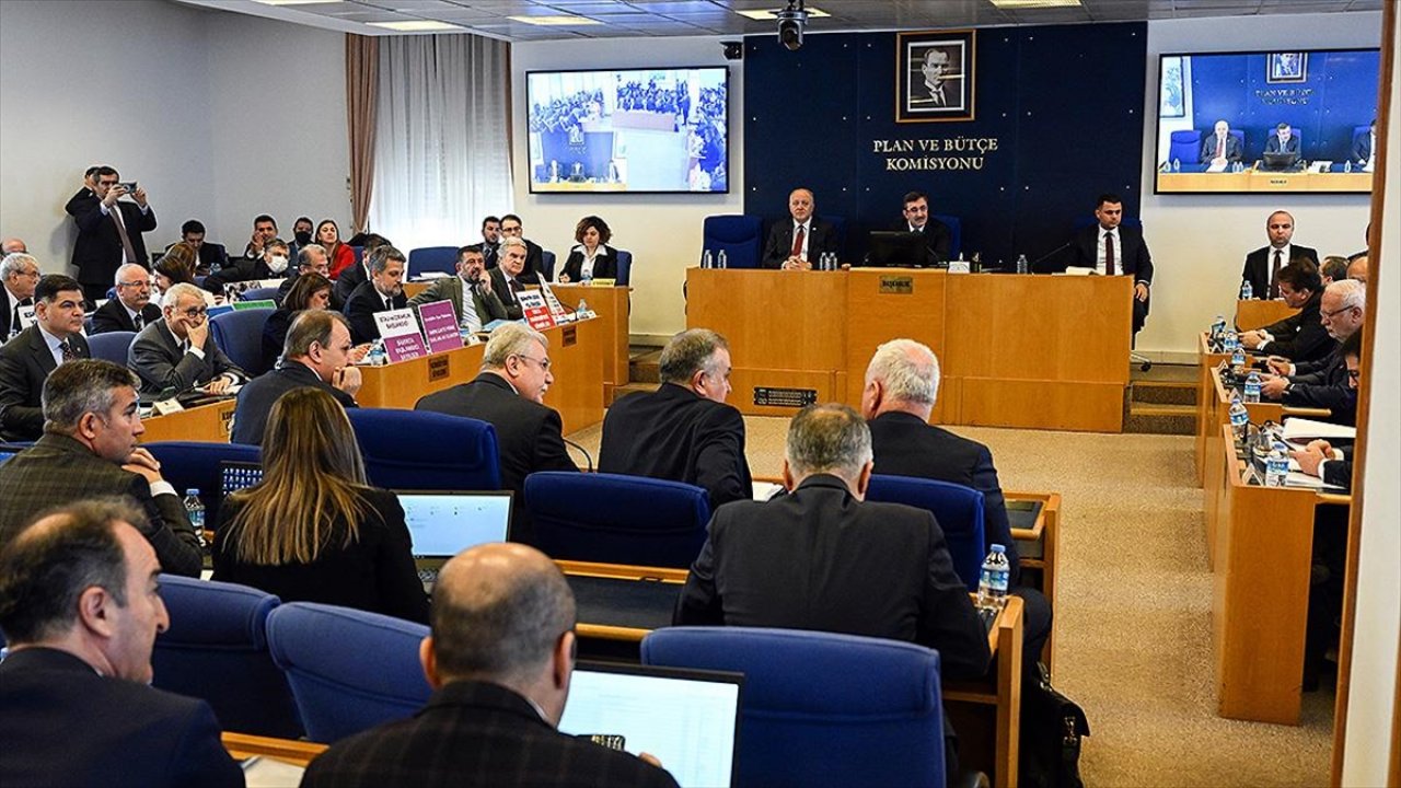 Emeklilikte Yaşa Takılanlara ilişkin kanun teklifi Komisyonda kabul edildi!