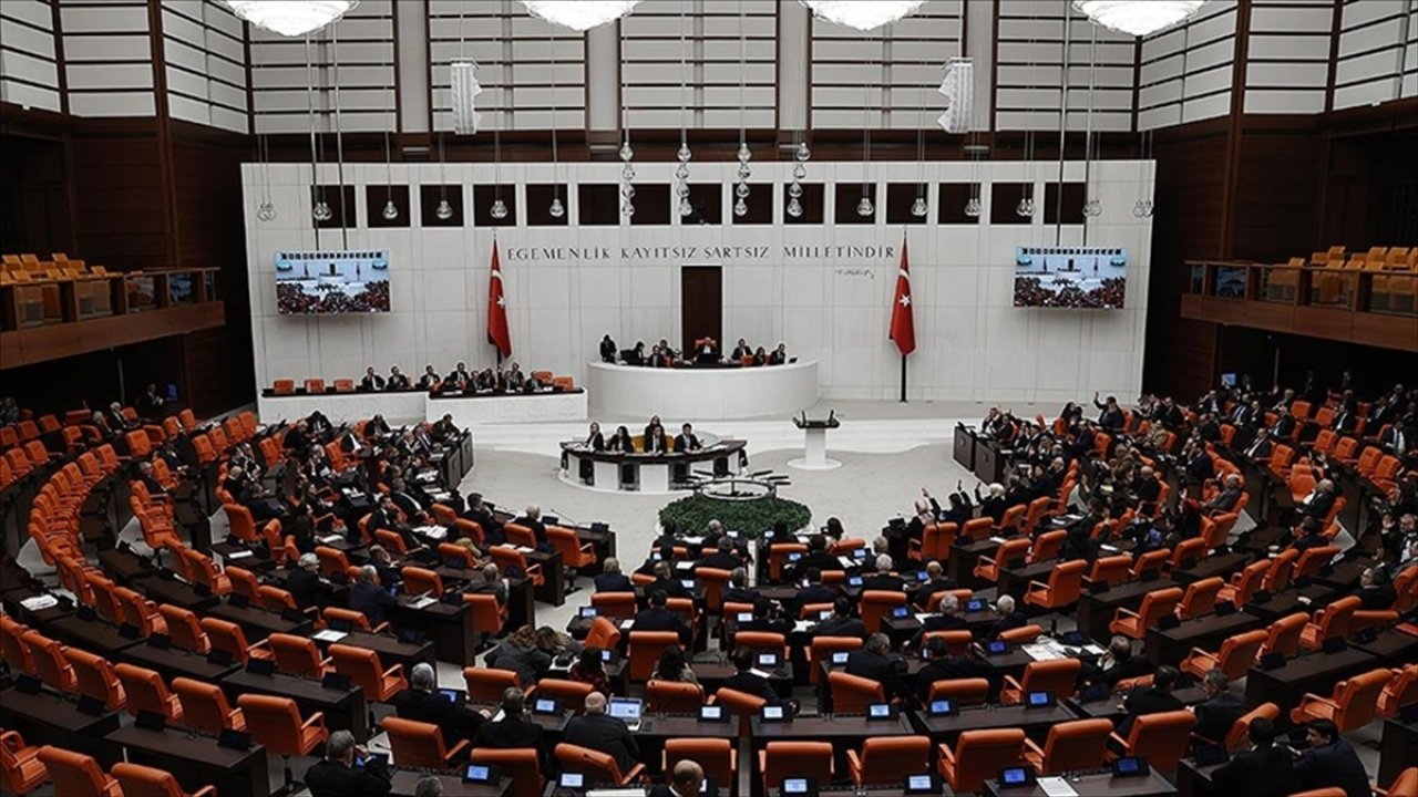 50/d'li araştırma görevlilerinin kadroya alınmasını da içeren teklif, TBMM Genel Kurulunda kabul edildi