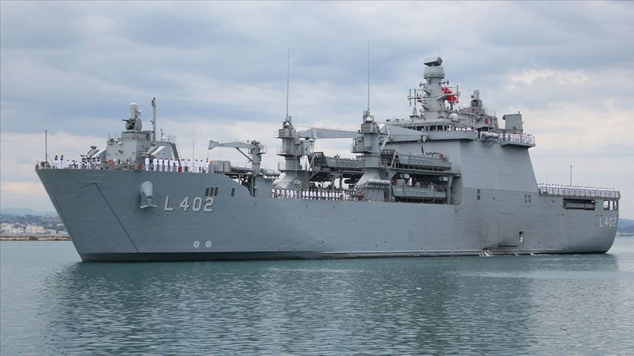 TCG Bayraktar yardım gemisi İskenderun'a ulaştı