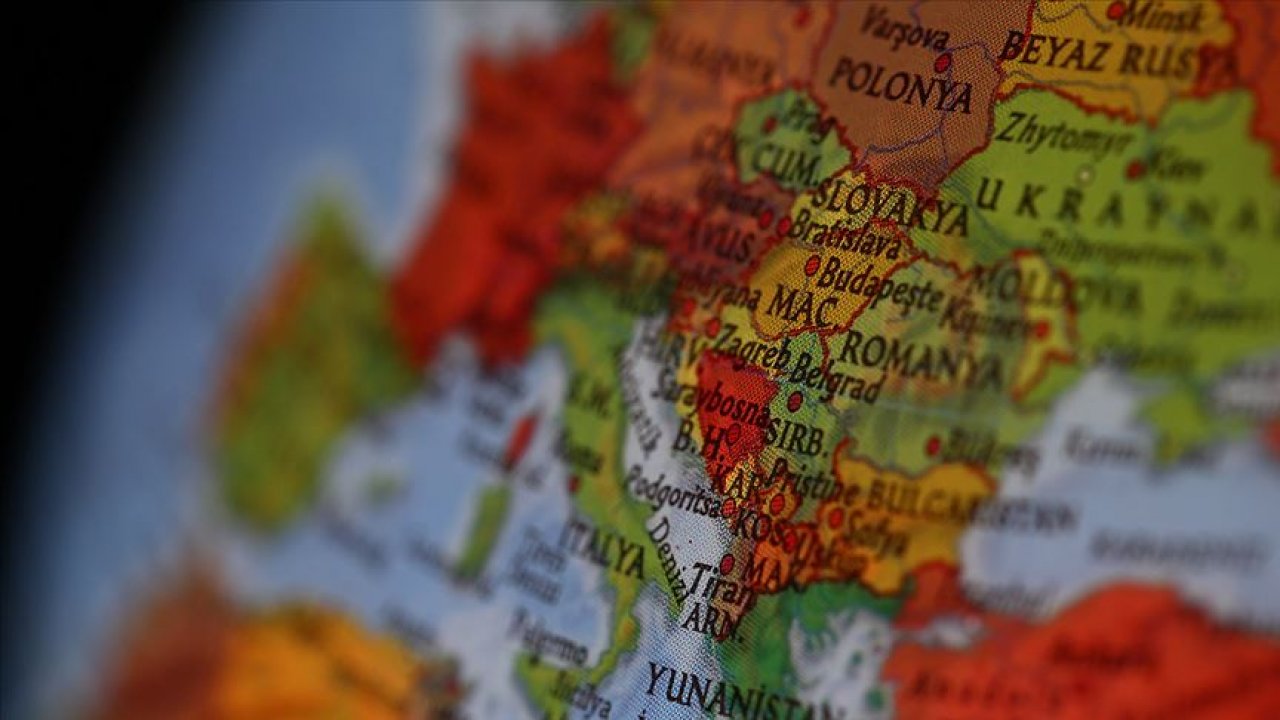 Balkanlarda depremde yaşamını yitirenler için gıyabi cenaze namazı kılındı