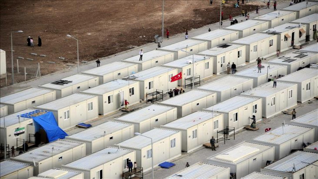 Amasya'da ev ve konteyner üreticileri depremzedeler için mesaide