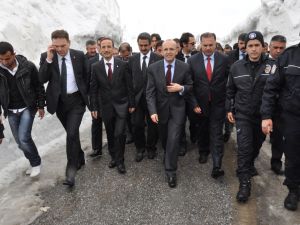 Bakan Şimşek Bitliste