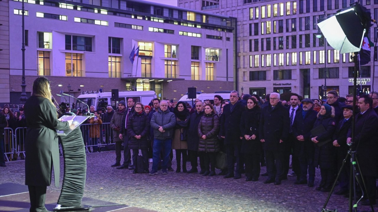 Almanya'da Kahramanmaraş merkezli depremlerde hayatını kaybedenler anıldı