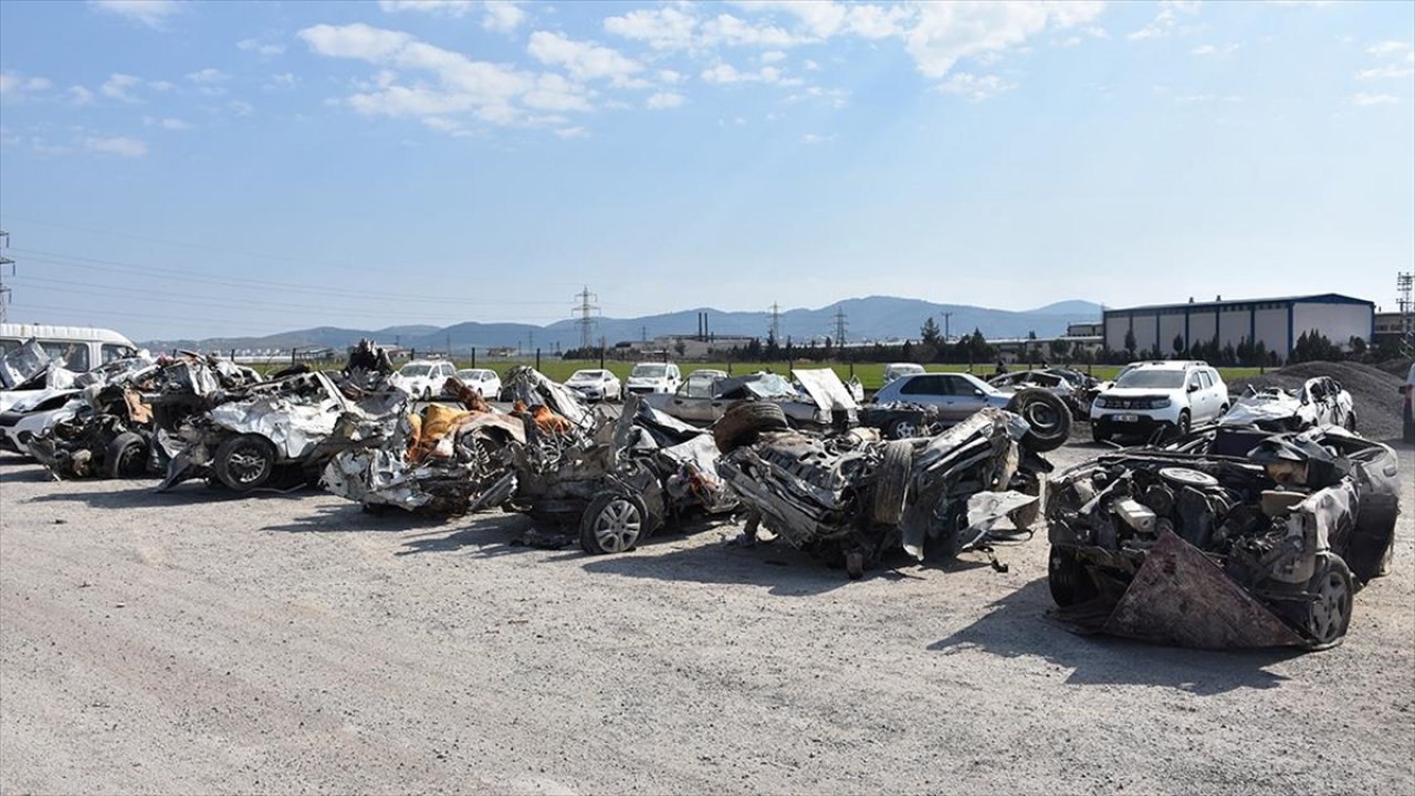 Kahramanmaraş'ta depremde zarar gören araçlardan 761'i otoparka çekildi!