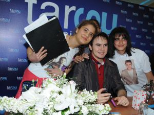 Mustafa Ceceli Tarsusta Hayranlarıyla Buluştu