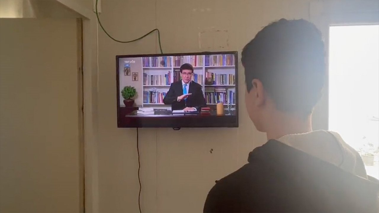 MEB'den depremden etkilenen illerdeki 13 bin 60 konteynere televizyon!