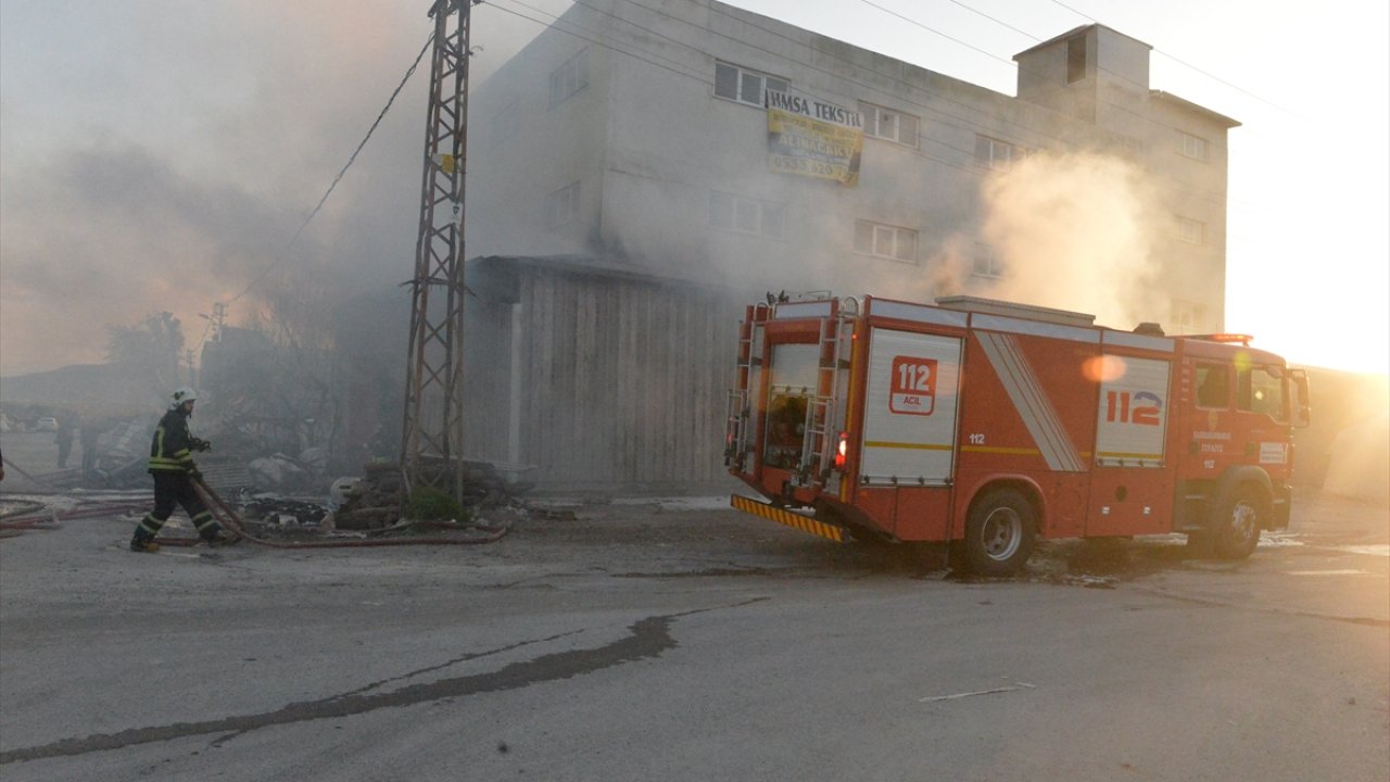 Kahramanmaraş'ta tekstil ve mobilya atölyesi yandı!