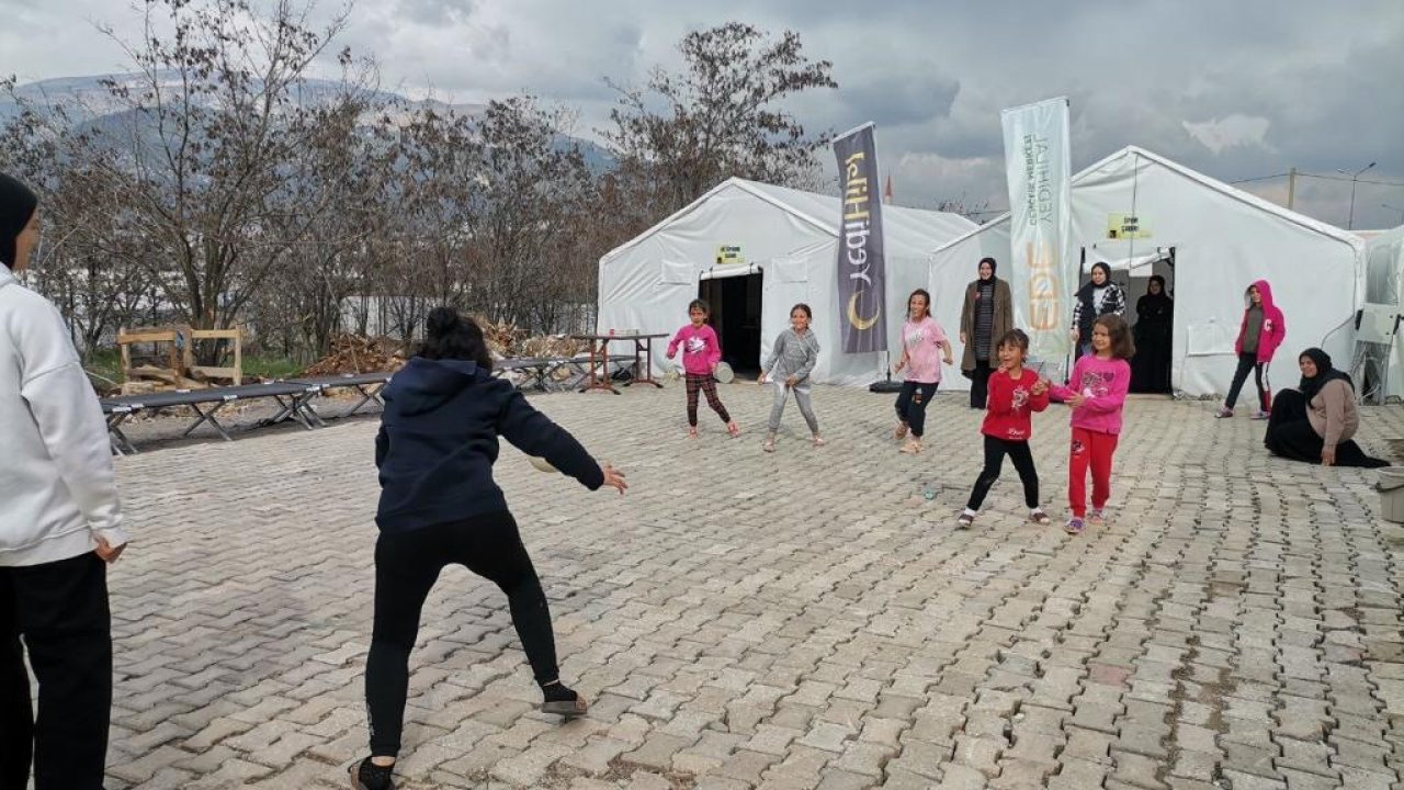 Deprem bölgesinde gençlik merkezi kuruldu