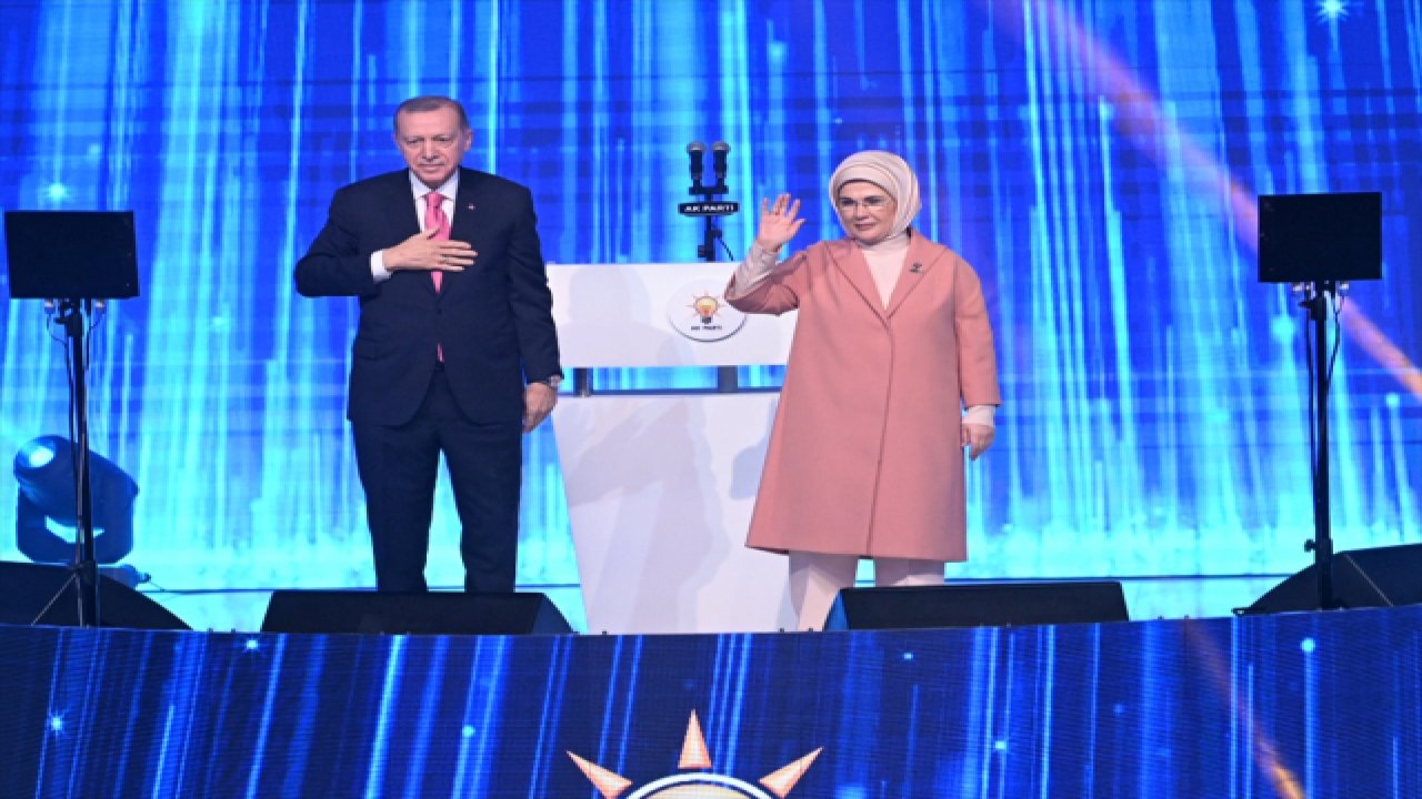 Cumhurbaşkanı Erdoğan seçim beyannamesini açıkladı! Kamuya İşe Alımlarda Mülakat kalkacak, Gençlere vergi, ev hanımlarına emeklilik müjdesi!