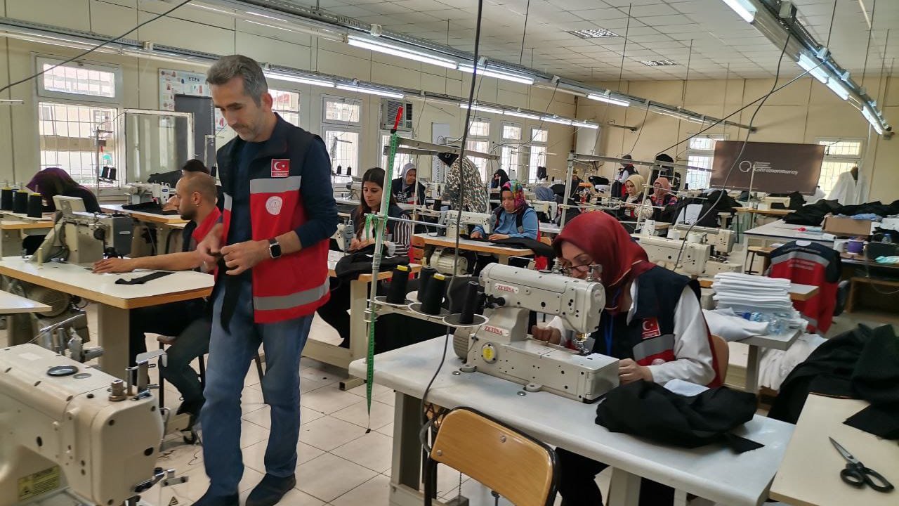 Kahramanmaraş'ta kadınlar üretiyor, ücretsiz dağıtılıyor!