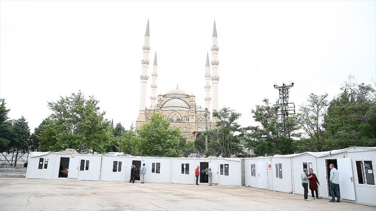 Deprem bölgesinde vatandaşlar sandık başına gitti!