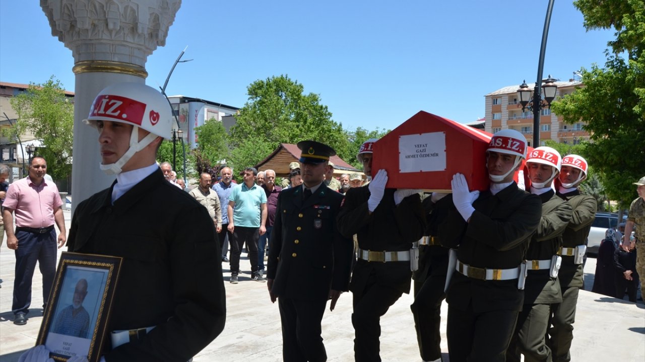 Kahramanmaraşlı Kore gazisi törenle uğurlandı!