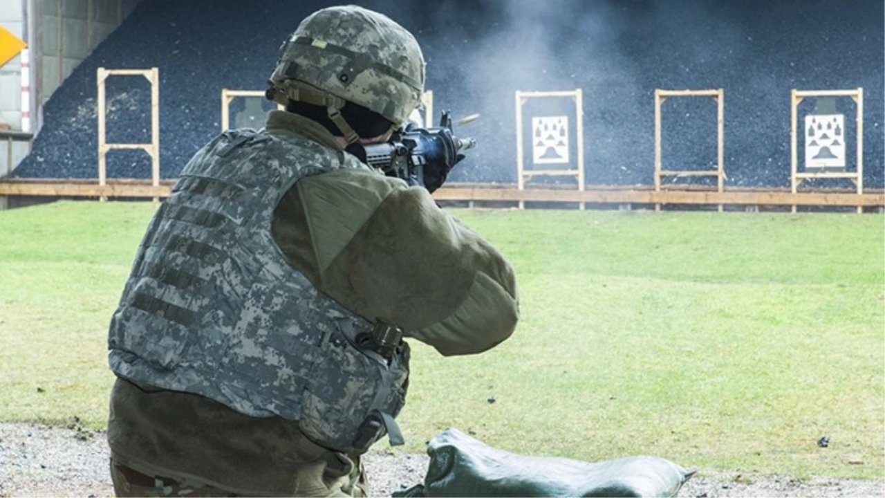 Acemi asker atış taliminde dehşet saçtı! 2 Subay öldü