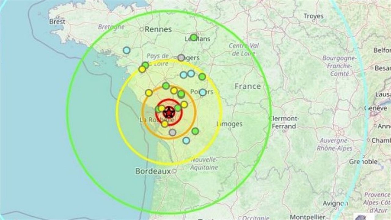 Fransa'daki 5,8'lik depremde evler ciddi hasar gördü