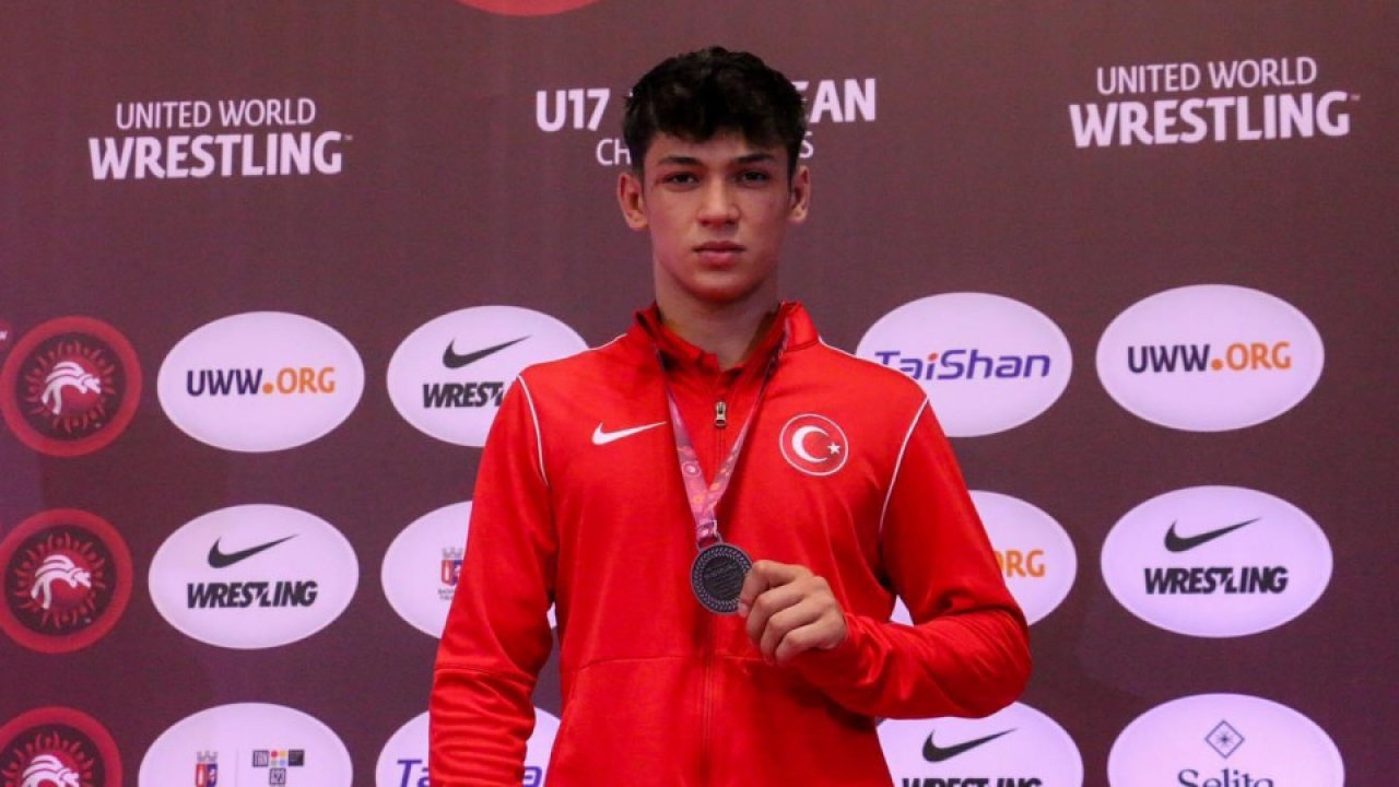 Kahramanmaraşlı güreşçi Avrupa ikincisi oldu!