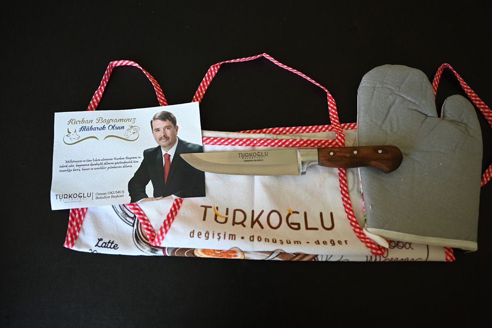 Kahramanmaraş'ta Belediye Başkanı Bıçak, Önlük ve Eldiven hediye etti!