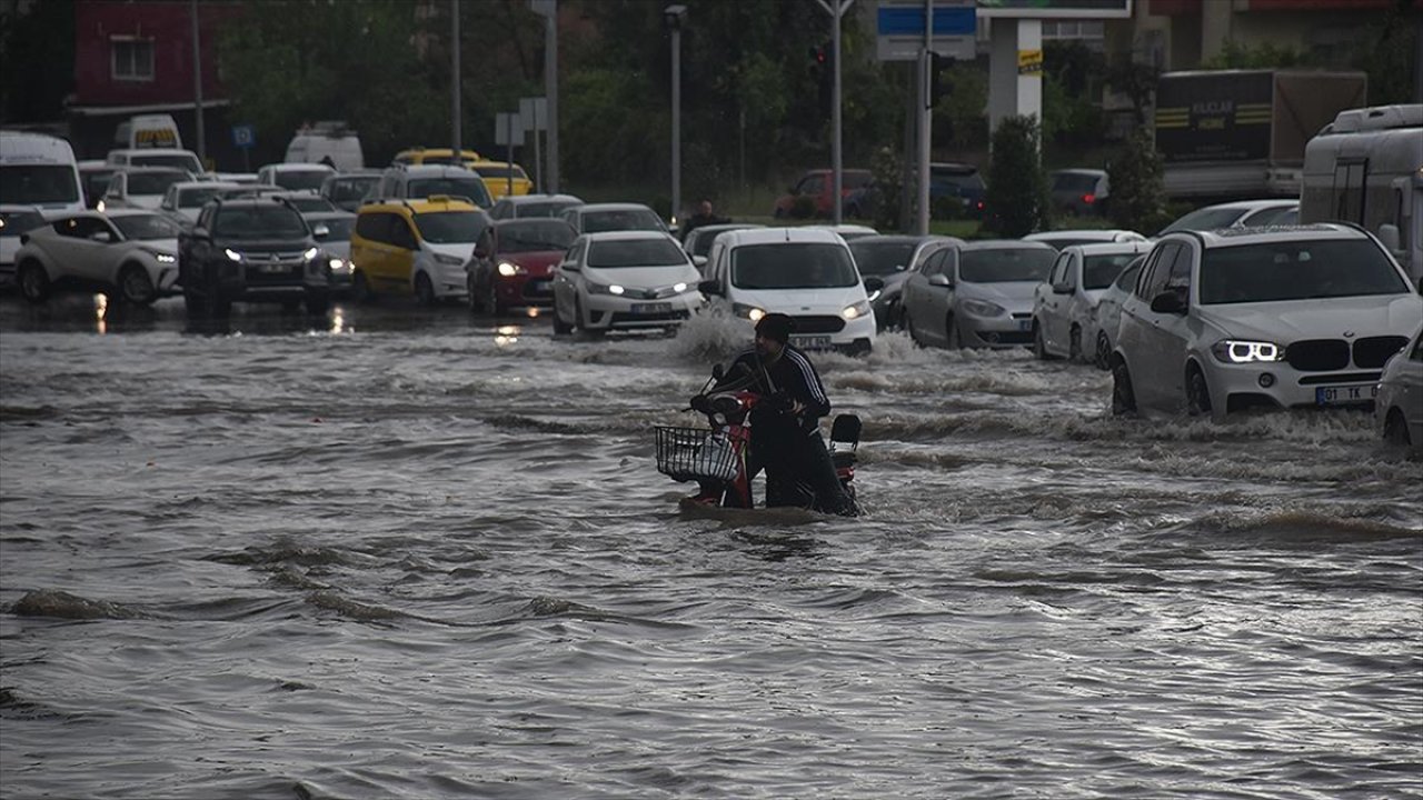 Meteoroloji az önce Kahramanmaraş için sağanak uyarısı yaptı! Aman dikkat!