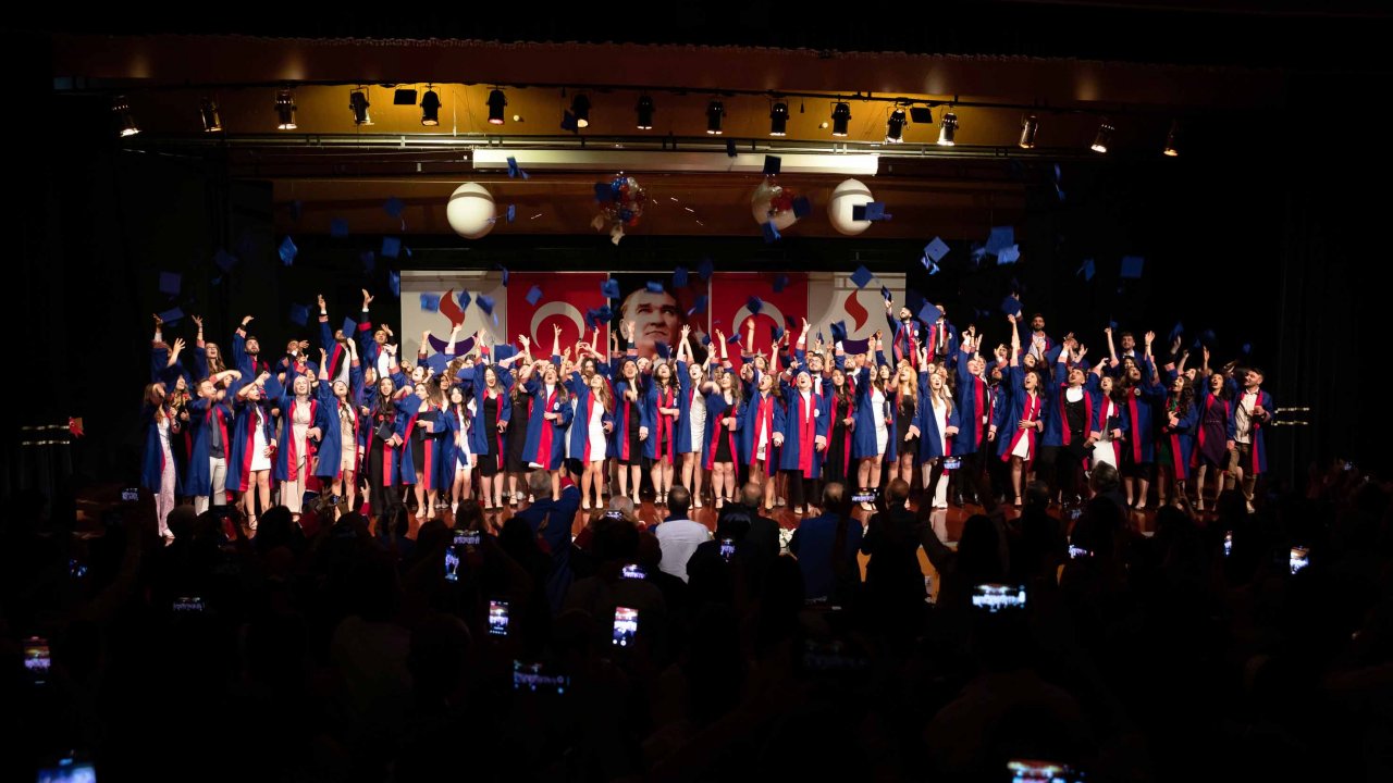 SANKO Sağlık Bilimleri Fakültesinde Mezuniyet Heyecanı