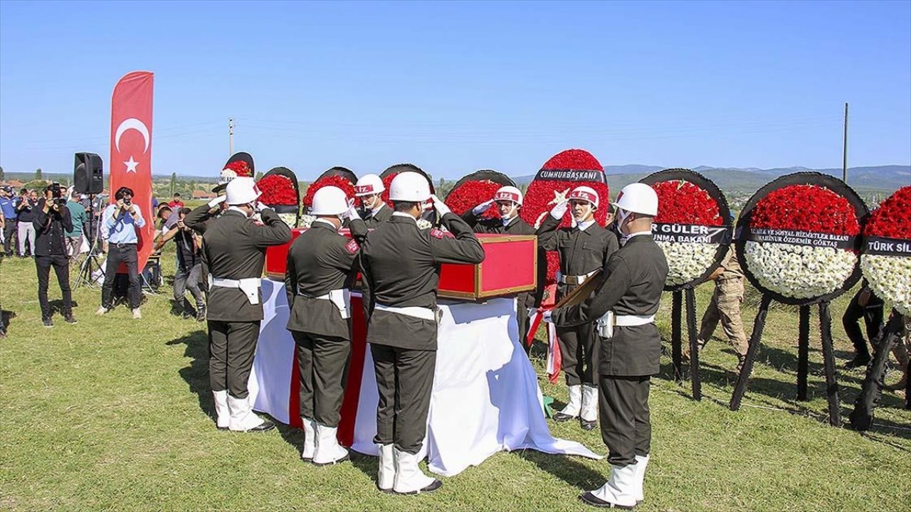 Şehit Er son yolculuğuna uğurlandı!