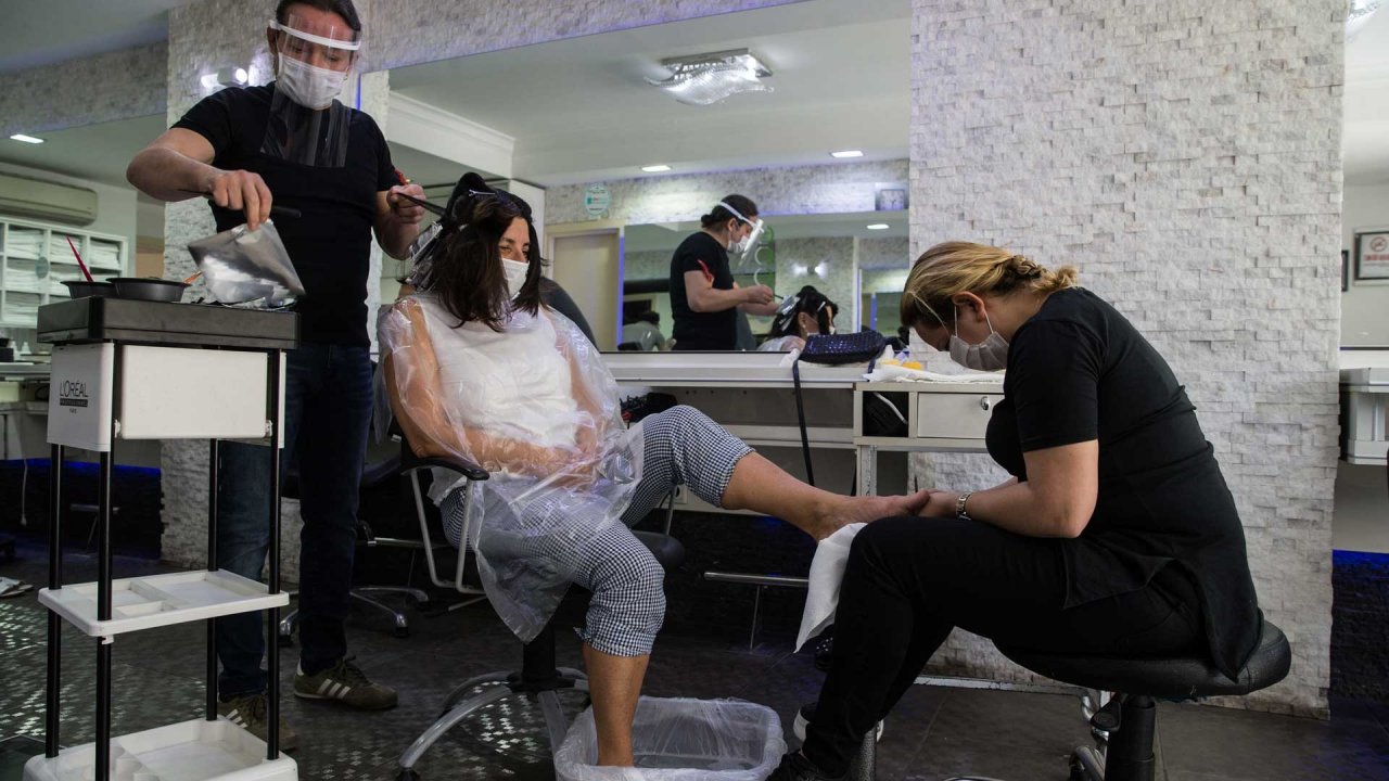 Bir ülkede kuaför ve güzellik salonları yasaklandı!