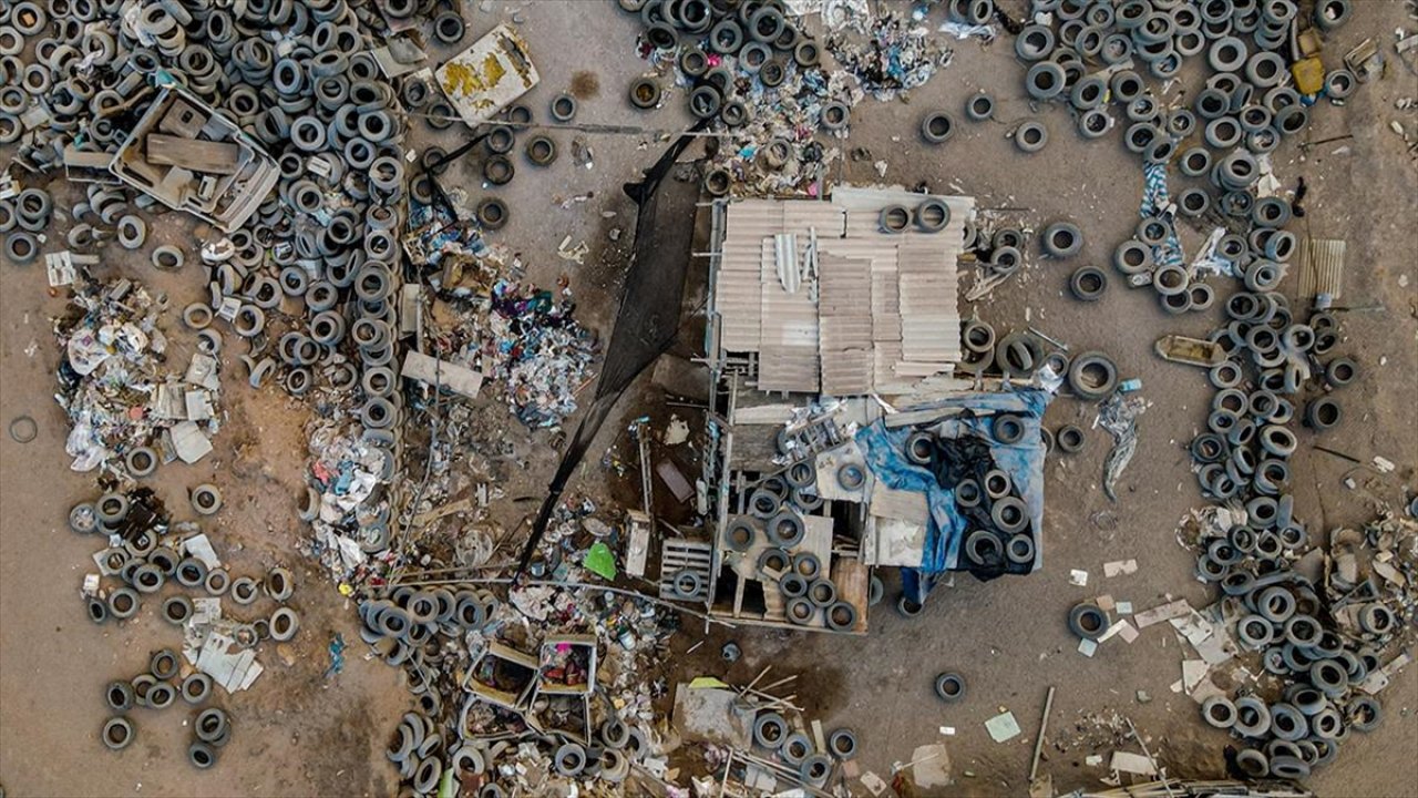 Çöl çöp yığınıyla kaplandı!