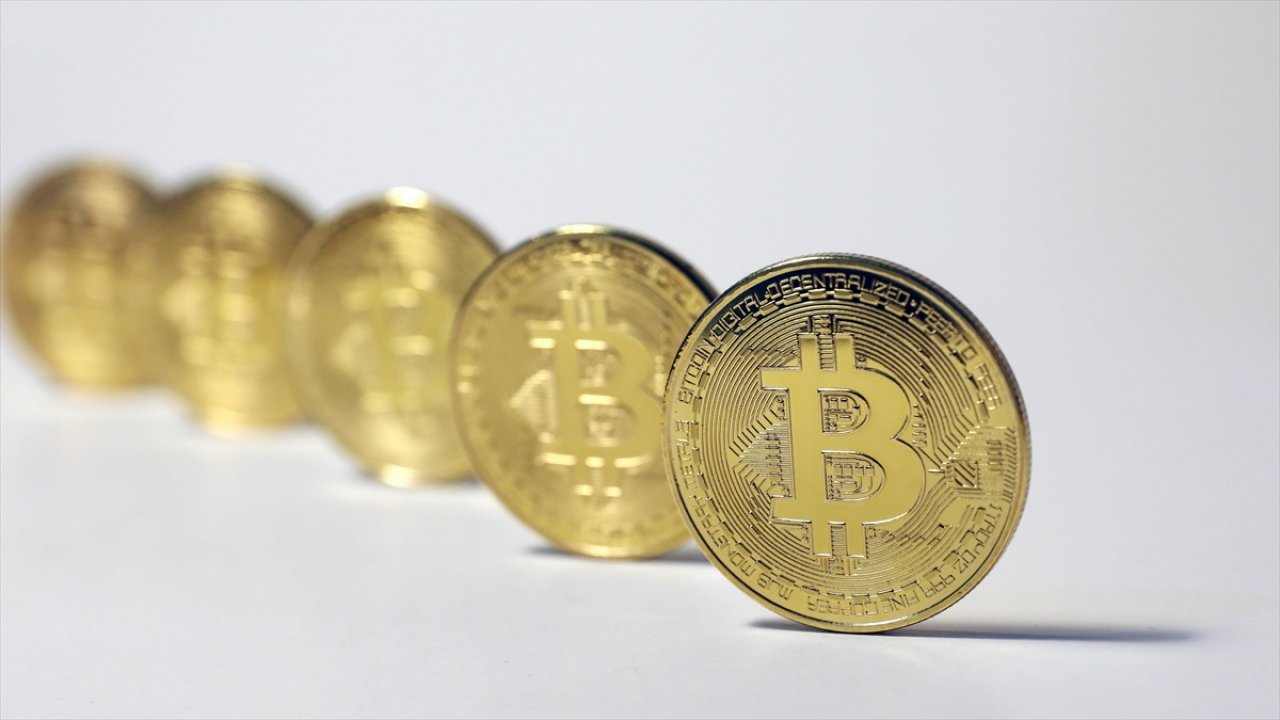 Bitcoin 13 ayın en yüksek seviyesine ulaştı