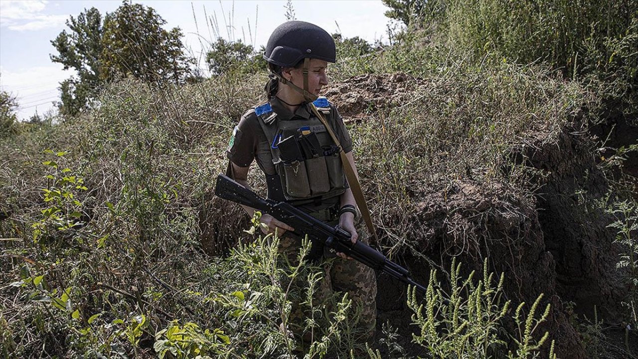 5 bin kadın asker cephede görev yapıyor