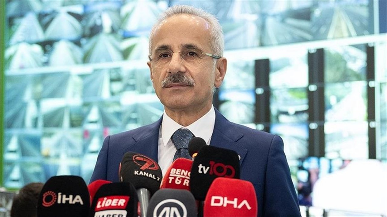 Ulaştırma ve Altyapı Bakanı Uraloğlu: Kara yolu ulaşımında sel nedeniyle yer yer aksaklıklar meydana gelmiştir