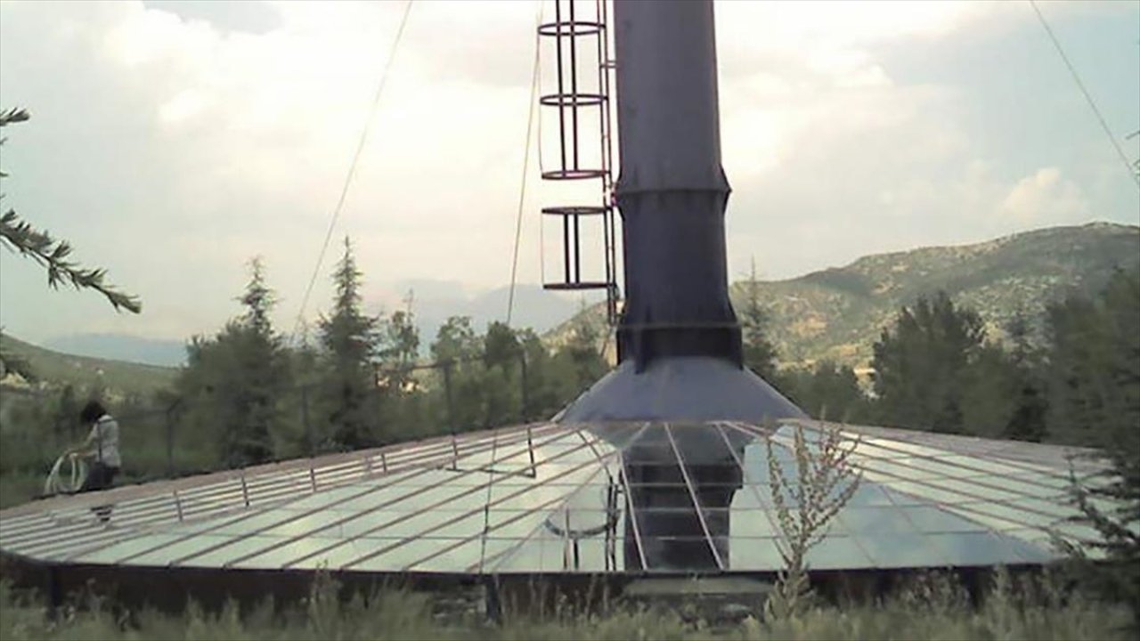 Güneş bacasıyla hem elektrik üretmek hem de tarım yapmak mümkün