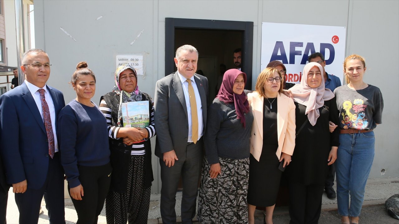 Gençlik ve Spor Bakanı Bak: Deprem illerinde yurtlarımızı sağlamlaştıracağız ve yenilerini yapacağız
