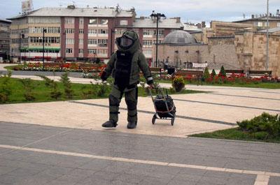 Sivasta şüpheli paket paniği