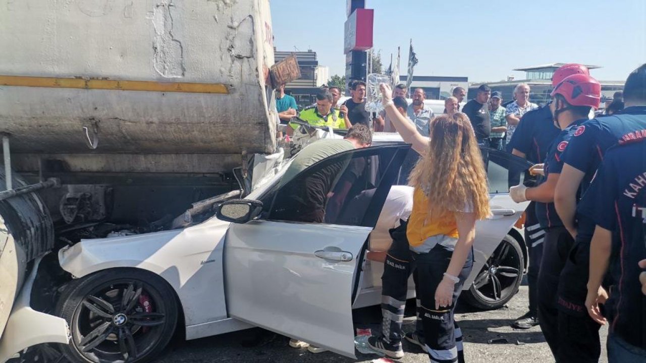 Kahramanmaraş’ta otomobil kamyona saplandı!