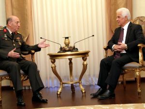 Cumhurbaşkanı Eroğlu, Türkiye Kara Kuvvetleri Komutanı Orgeneral Hayri Kıvrıkoğlunu Kabul Etti