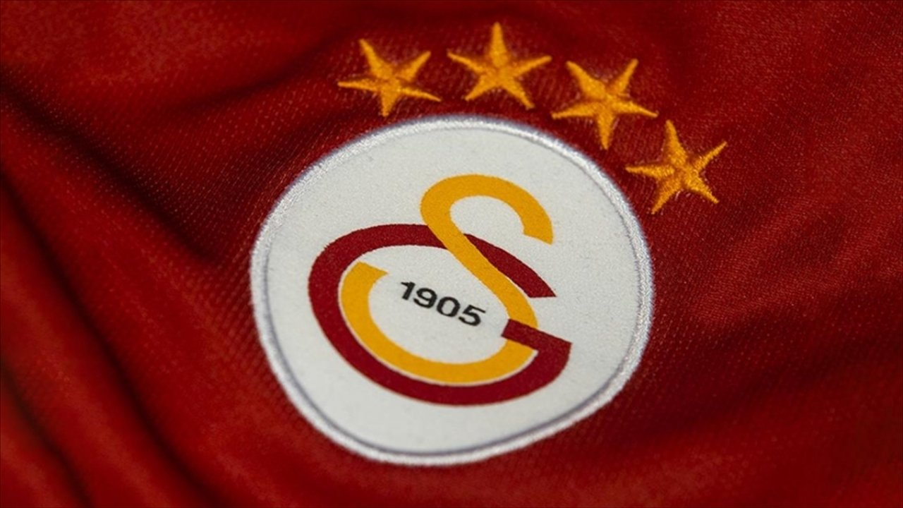 Galatasaray, Caner Doğan'la profesyonel sözleşme imzaladı