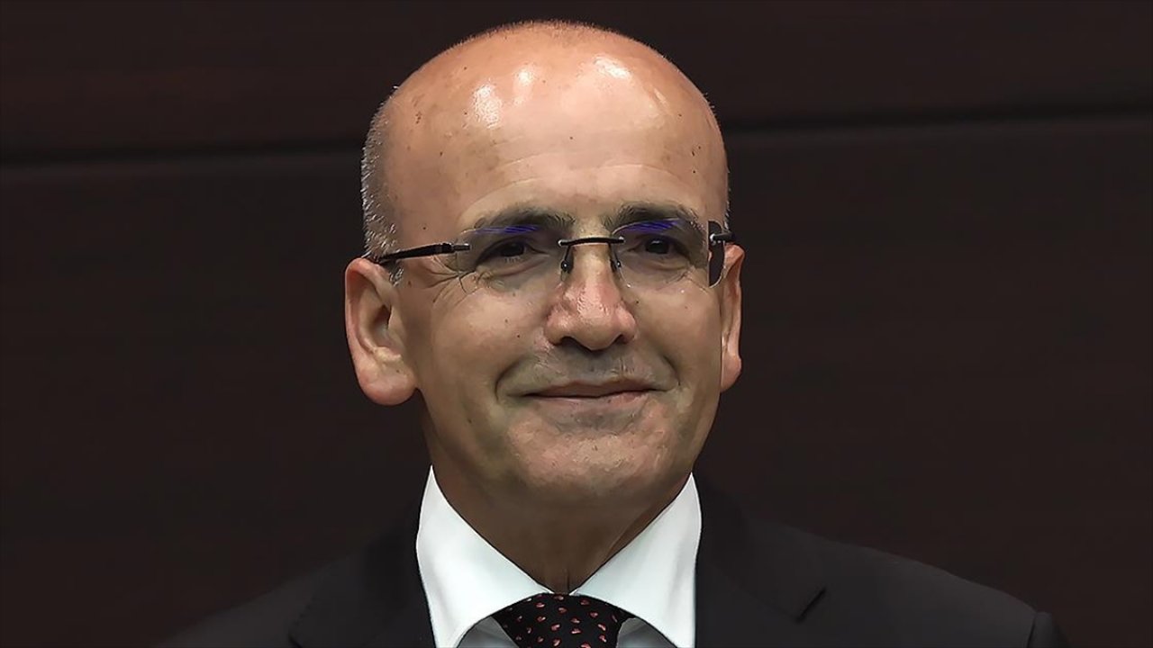 Bakan Şimşek'e göre enflasyon 2024 ortasında düşmeye başlayacak!