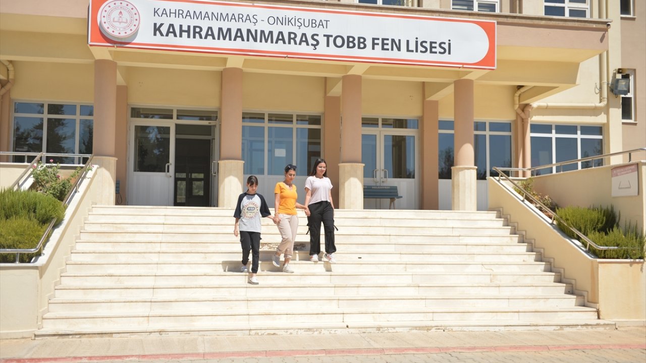 Kahramanmaraş'ın depremzede öğrencileri tıp kazanmayı başardı!