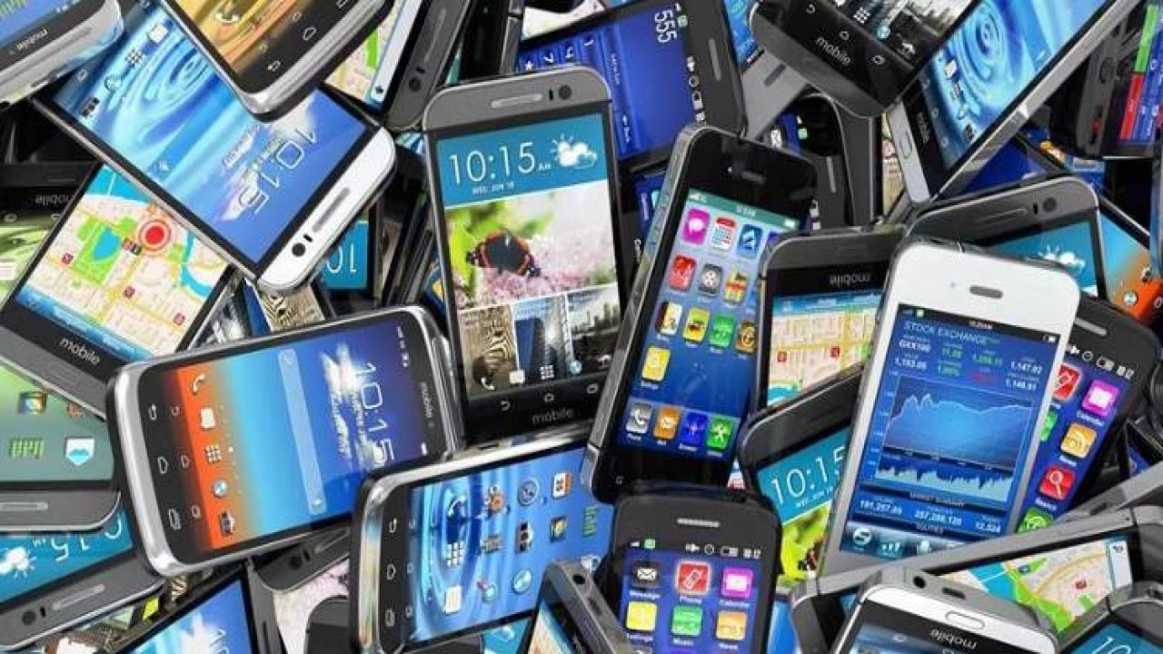 Öğrencilerin alacağı vergisiz telefonların listesi belli oldu!