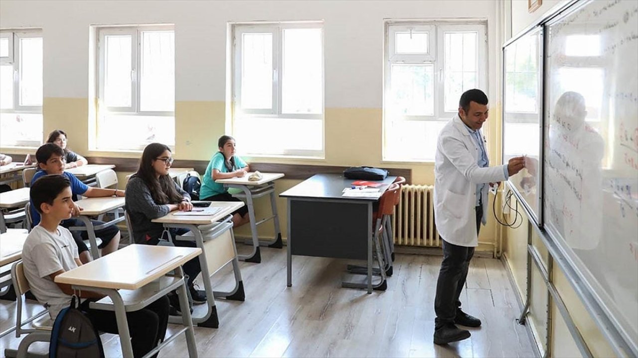 Öğretmenlerin ikinci yer değiştirme sonuçları açıklandı!