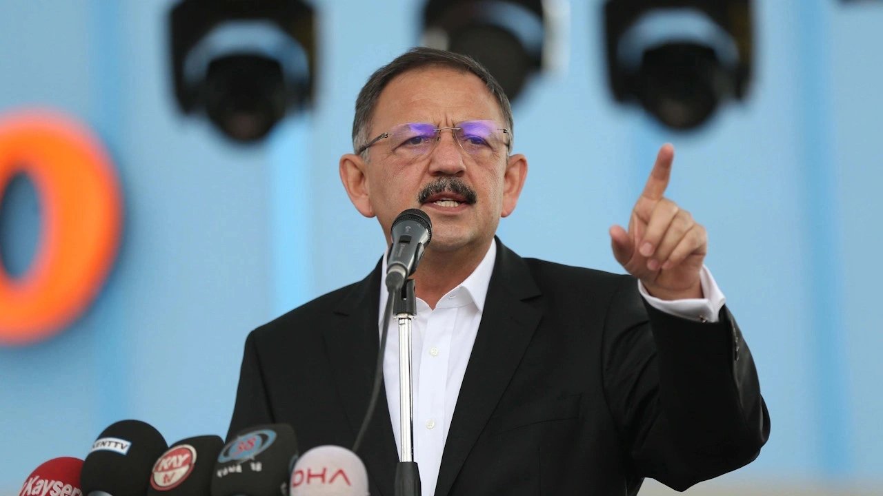 Bakan Özhaseki’den deprem bölgesine ‘Orta Hasar’ uyarısı! “Yıkın, sıfırdan yapın”