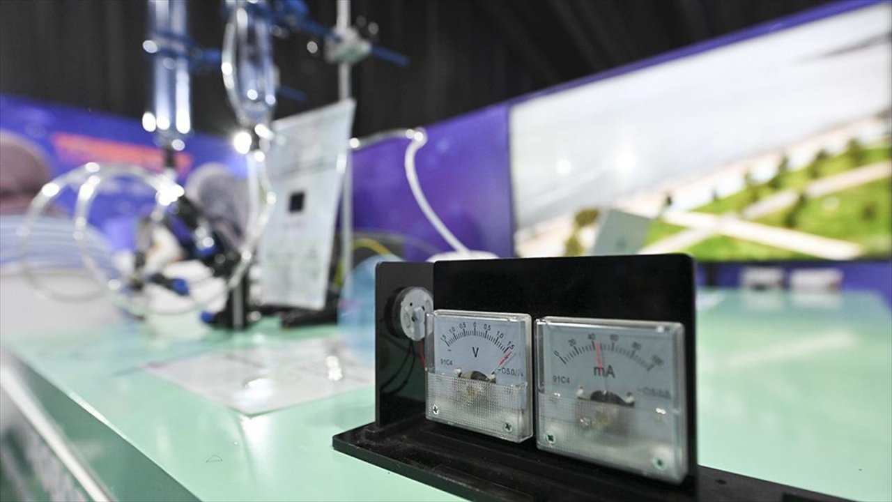 Suyun elementlerinden elektrik ürettiler, TEKNOFEST'te ödülü kaptılar!