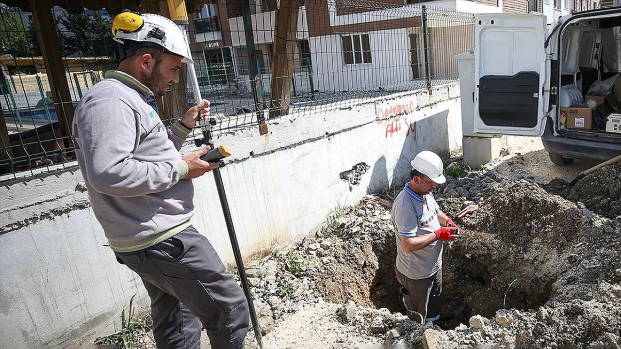 Deprem bölgesinde hasarsız evlerin su, elektrik ve kanalizasyon sistemleri onarıldı!