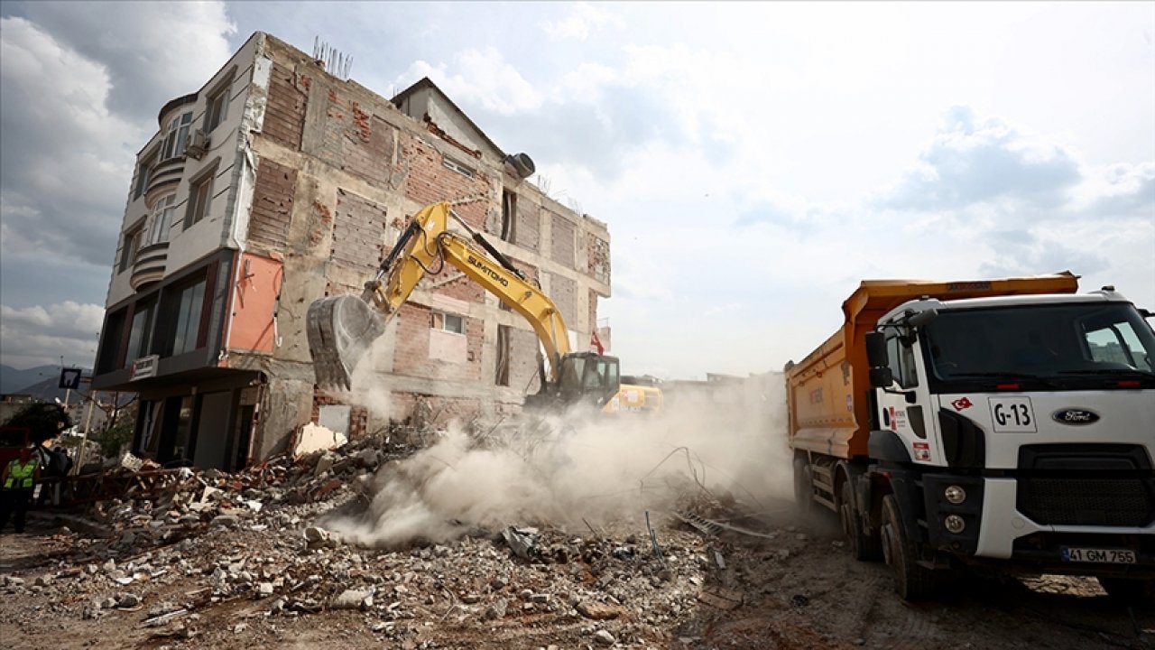 Kahramanmaraş’ta yıkım ihalesi! 265 bina daha tarih olacak!