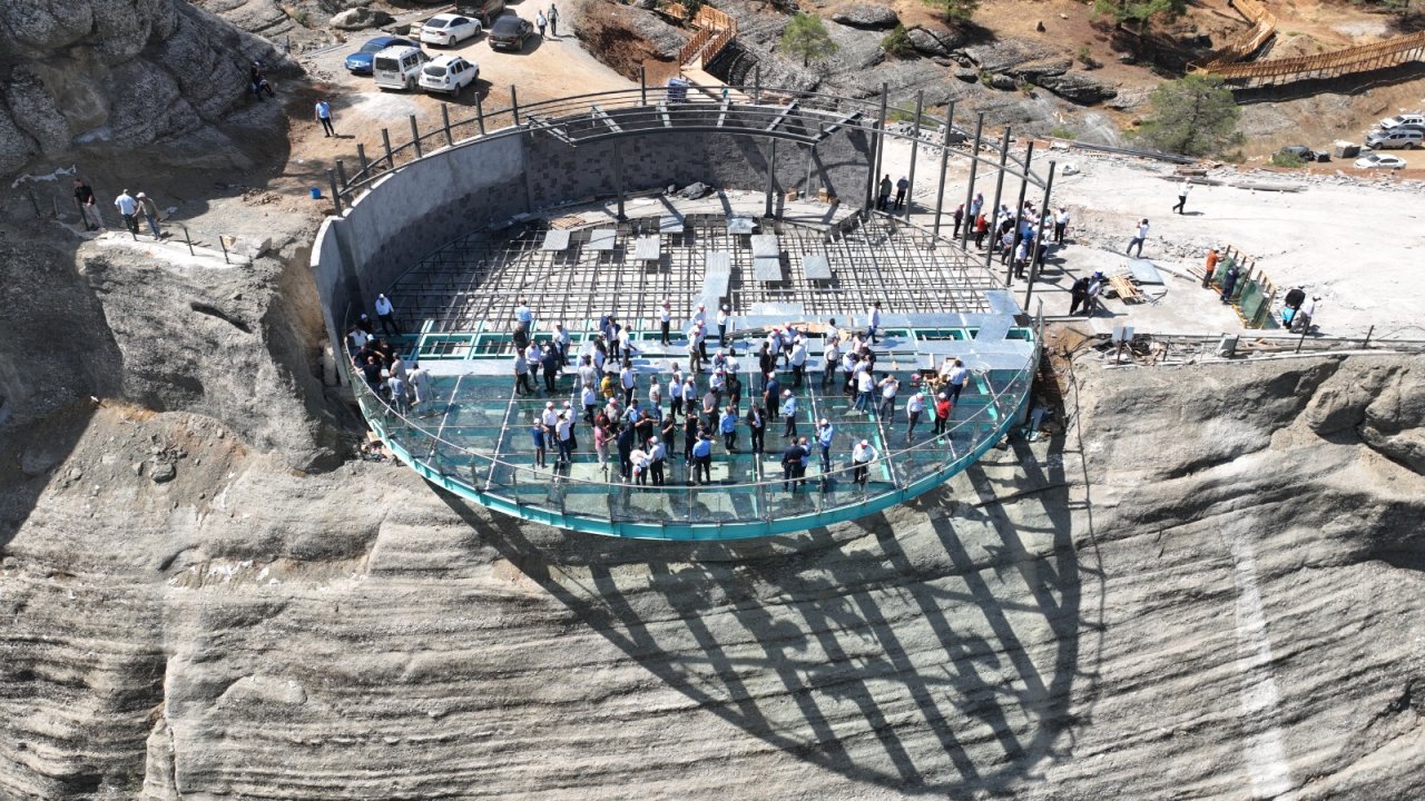 Kahramanmaraş’ta Ali Kayası Cam terasının ilk konuğu muhtarlar oldu!