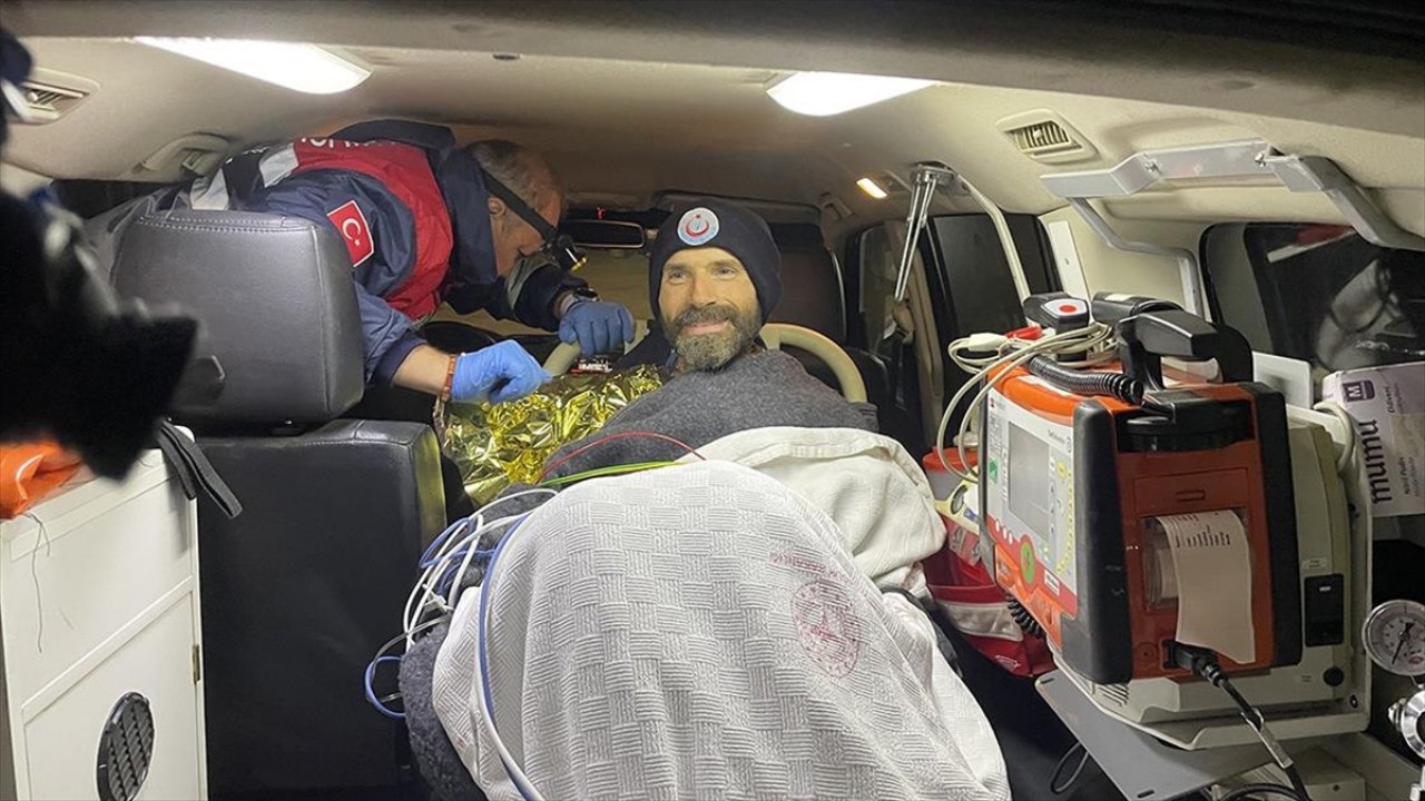 Mağarada rahatsızlanan ABD'li dağcı tahliye edildi