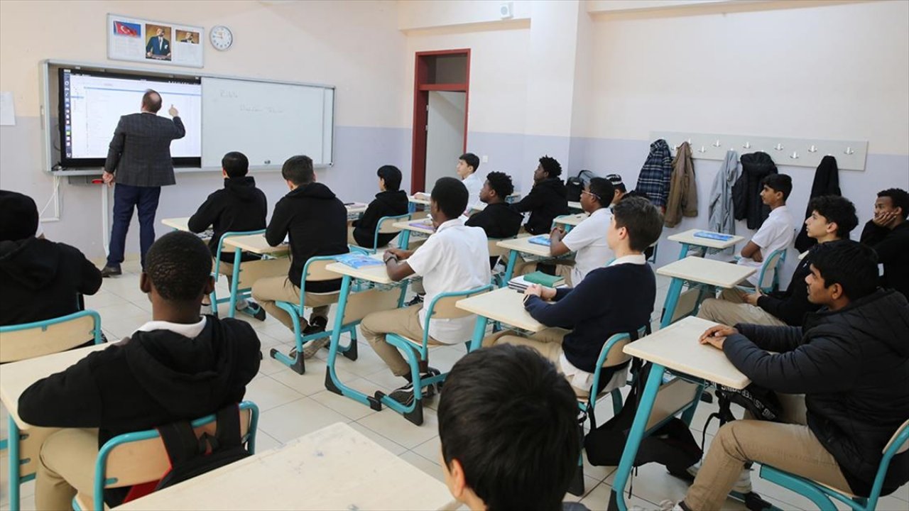 TDV, eğitim yardımlarını Kahramanmaraş ve deprem bölgesinde yoğunlaştırdı!