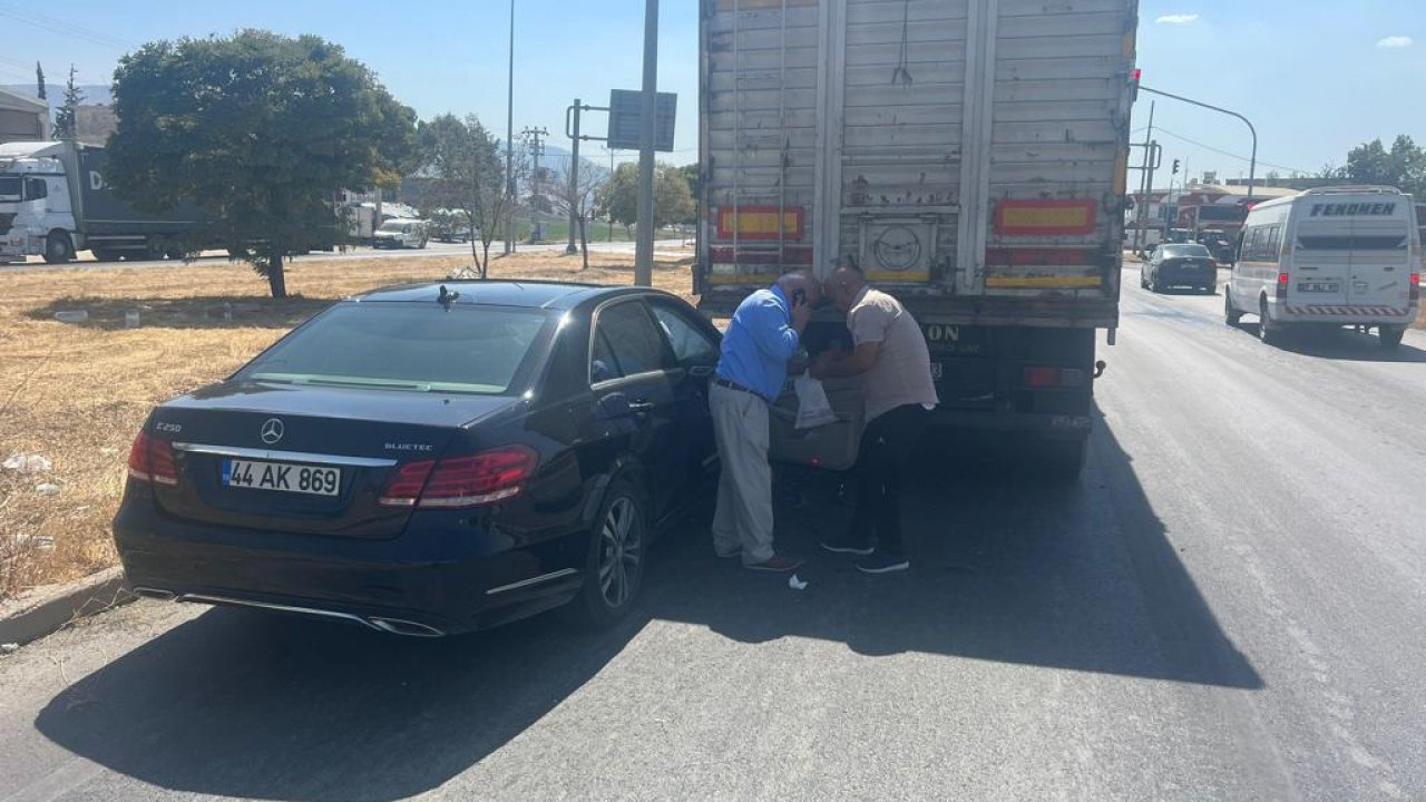 Türkoğlu’nda otomobil tıra arkadan çarptı: 1 yaralı