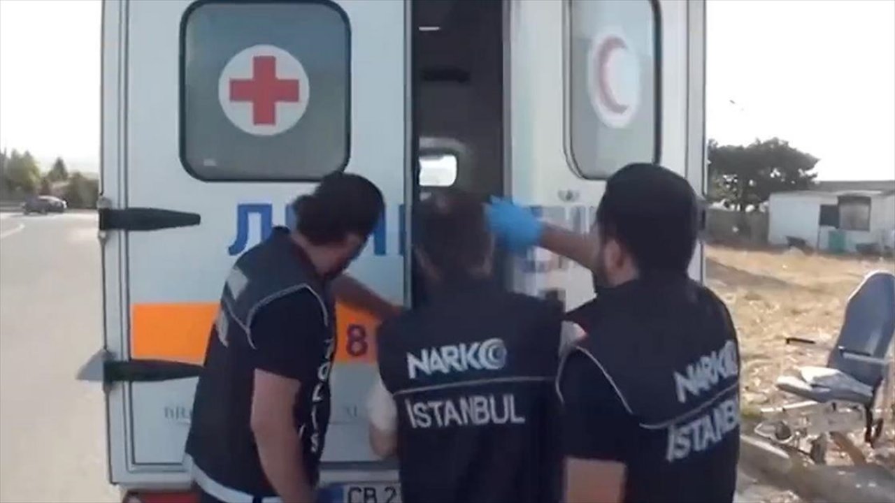 Ambulansla Türkiye'ye uyuşturucu sokmaya çalışanlar yakalandı!