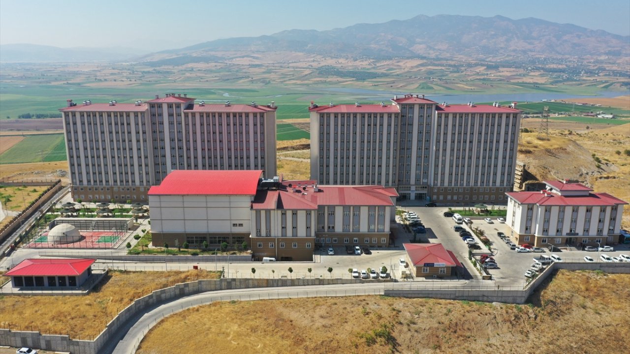 Kahramanmaraş'ta devlet yurtları yeni akademik yıla hazırlanıyor!