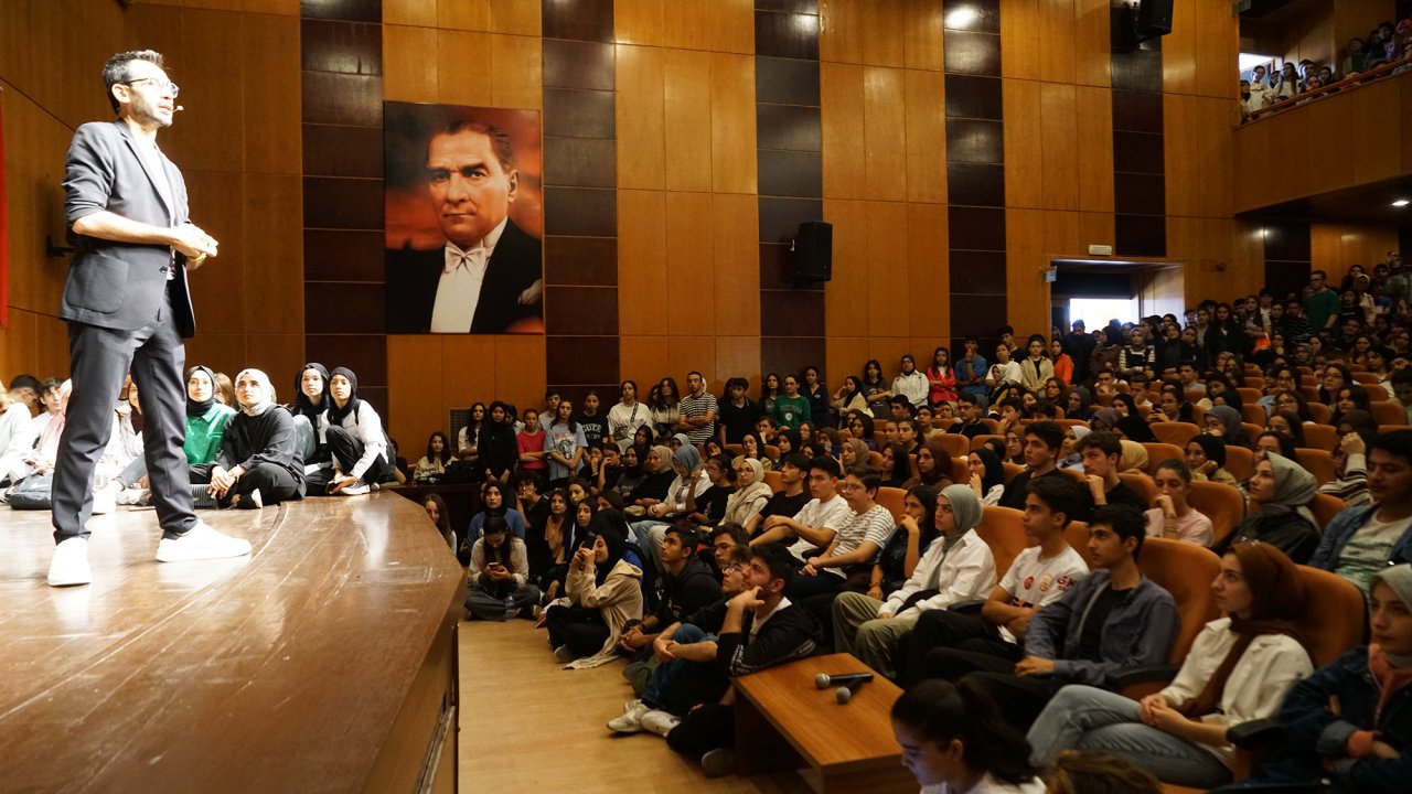 Gri Koç anlattı Kahramanmaraşlı gençler dinledi!