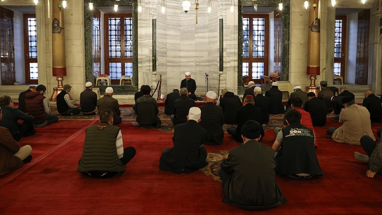 Mehmetçik ve Filistin için sabah namazında dua edildi!